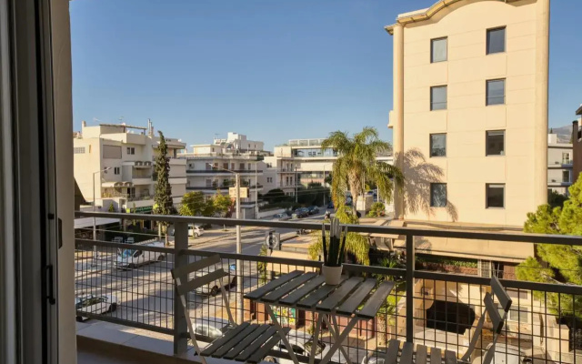 Central 2BR flat Glyfada Center