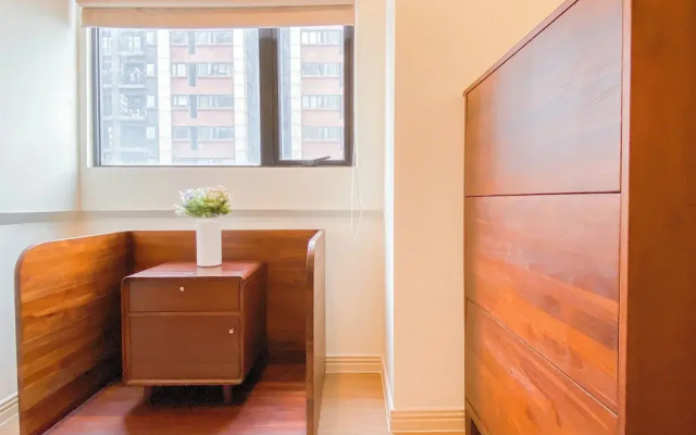 Warm And Cozy 1Br With Makeup Room At Meikarta Apartment