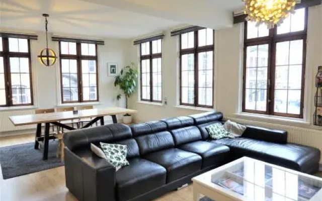 Catherina at Friday - BnB Antwerp Historic City Centre - FREE PARKING GARAGE