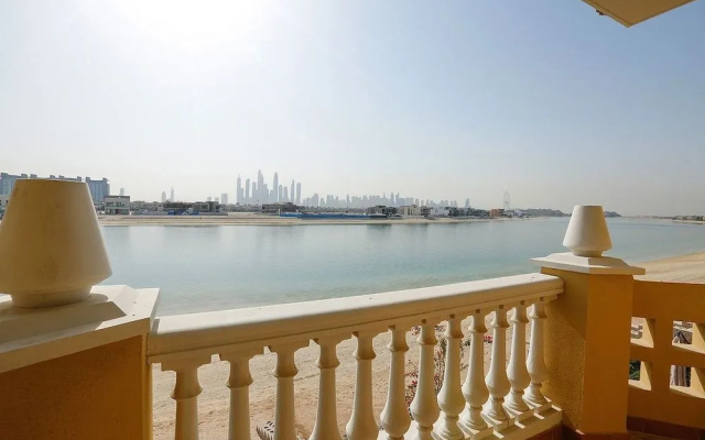 Kennedy Towers - Frond M Villa
