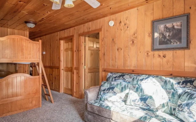 A Wolf's Den - 4 Br Cabin