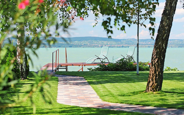 Balaton A2033