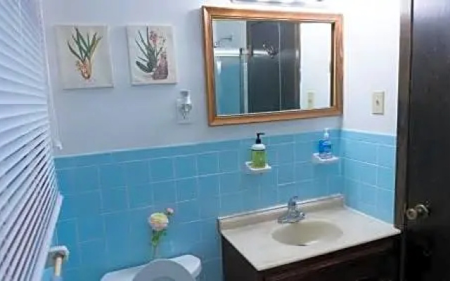 Bedroom near Fanshawe and Western, Downtown London