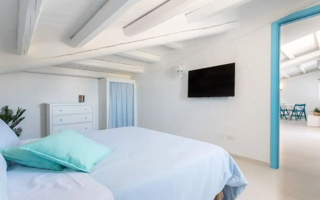 Darsena Sunset Attic by Wonderful Italy