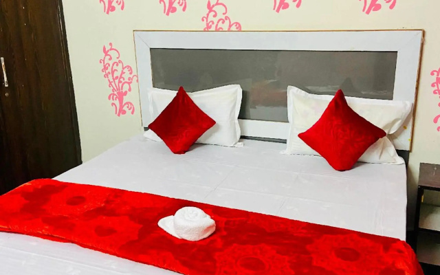 OYO Home 70156 Hotel Red Heart