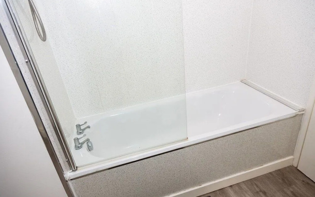 Alexander Apartments Central