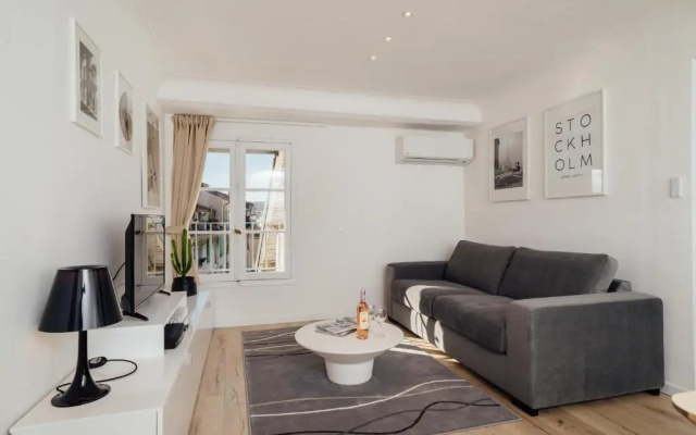 Oli's Flat Nice