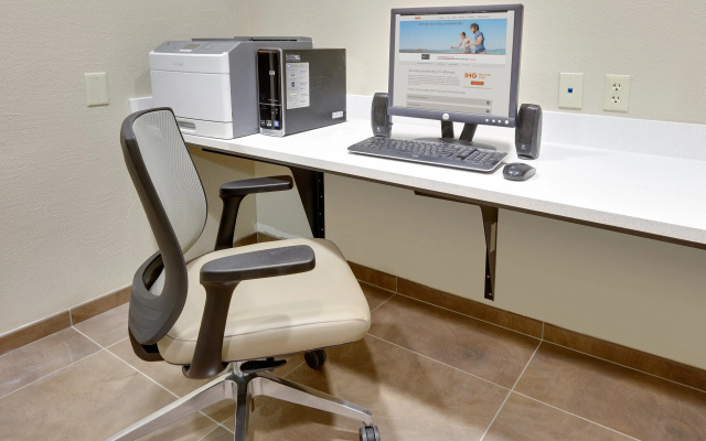 Candlewood Suites Salina by IHG