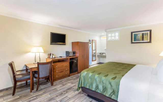 Mount Vernon Inn Escondido Downtown