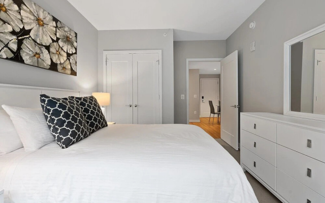 Global Luxury Suites Center City