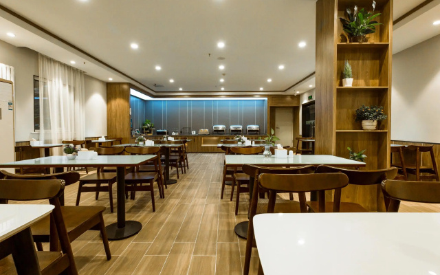 Hanting Express Luoyang Zhongzhou East Road