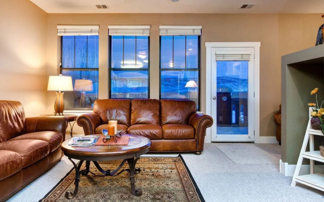 Mountain View Hot Tub Condo by RedAwning
