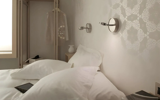 NU Hotel