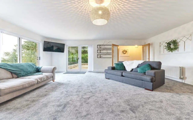 Host Stay Highfield