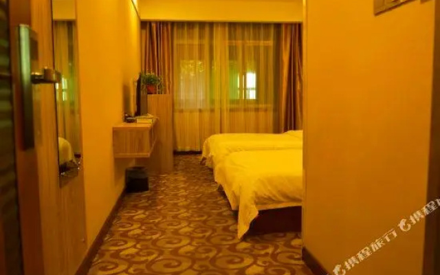 Huashan Hualong Hotel