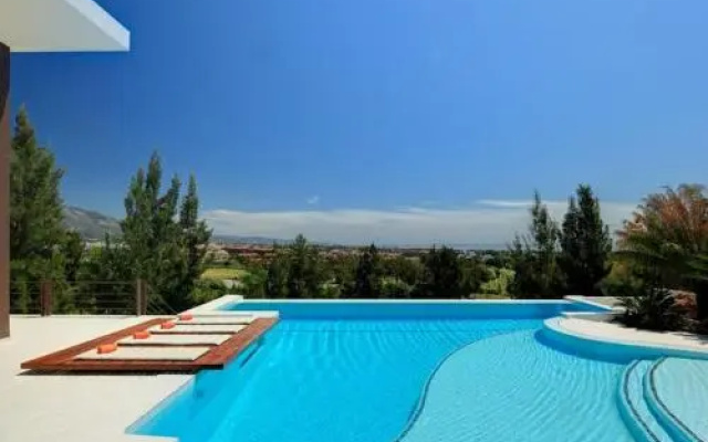 Contemporary Villa, Golf La Alquería, Benahavis, Marbella