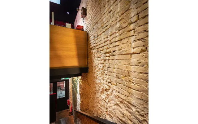 Zrooms Suites