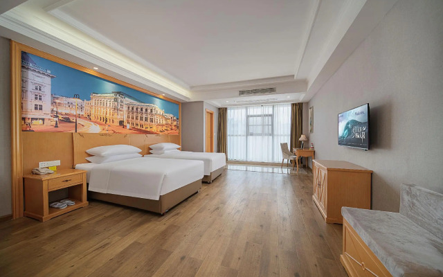 Vienna Hotel (Shenzhen Tianbao Road)
