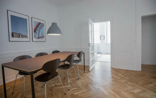 Beautiful 2-bed in top Location