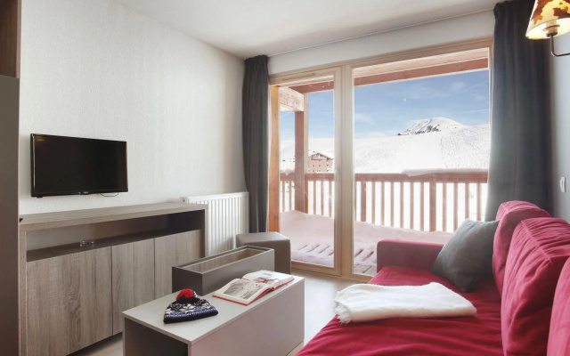 Modern apartment on the slopes in the extensive Paradiski