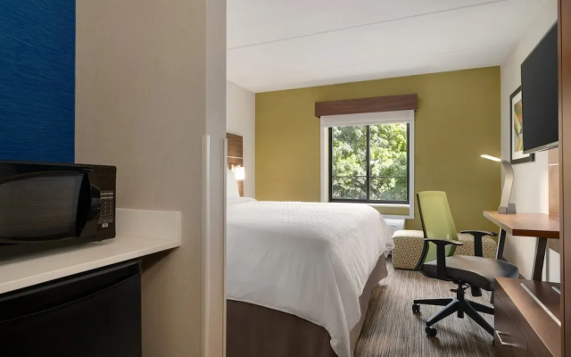 Days Inn and Suites Plattsburgh