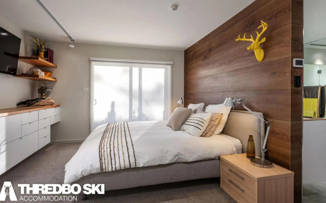 Snowbound Chalet 8