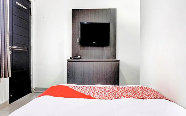 OYO 90438 Mampang 34 Residence