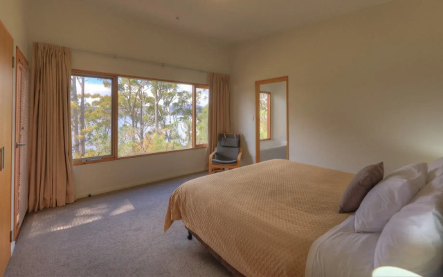 Stewarts Bay Lodge