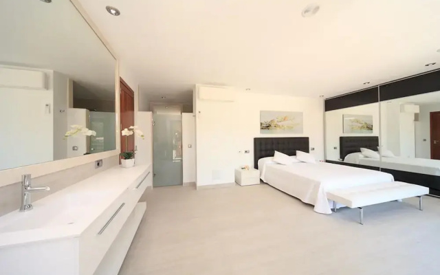 Villa - 4 Bedrooms with Pool, WiFi and Sea views - 108773