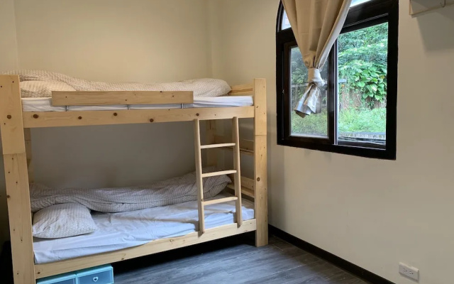 Corner 284-Hostel