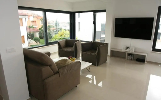 Penthouse No6