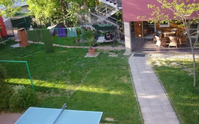 Ravnice Youth Hostel