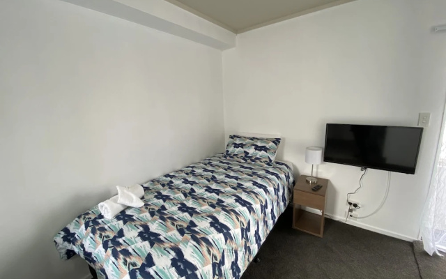 Summer Inn Motel