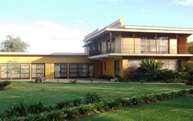 Nomndeni Zamabhele
