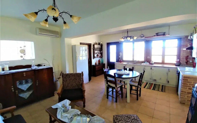 Thymes traditional house