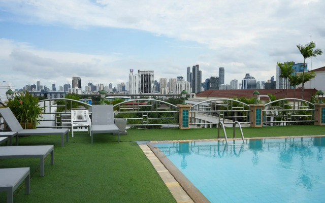 Royal Suite Executive Serviced Apartment
