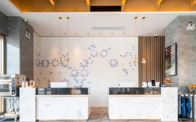 OUSILANDE International Hotel