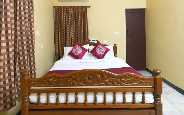 OYO 9833 Home 3BHK Reddiyarpalayam