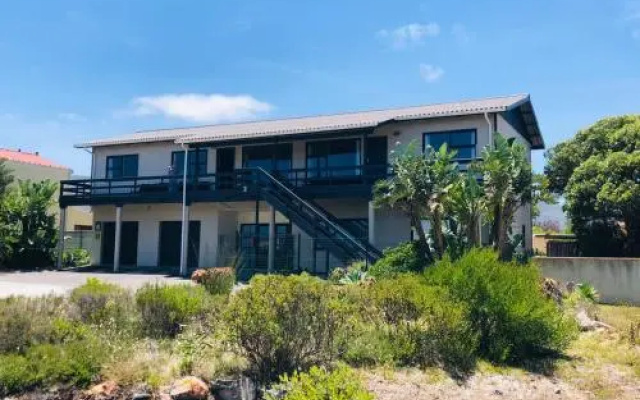 Glow Boutique Suites & Guesthouse