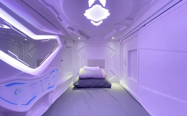 U Capsule Hotel