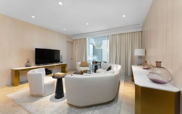 Maison Privee - Glamourous Apt with Sea Views at FIVE Palm