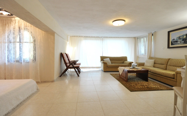 Elizabeth Home - Nea Moudania Halkidiki