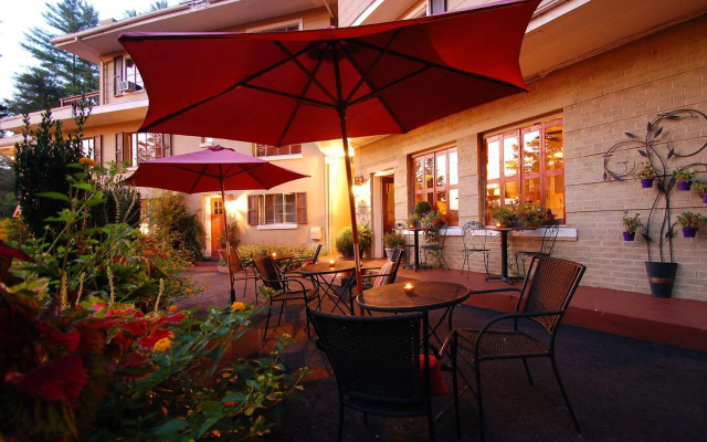 Lakeview At Fontana A Rustic Mountain Inn & Spa