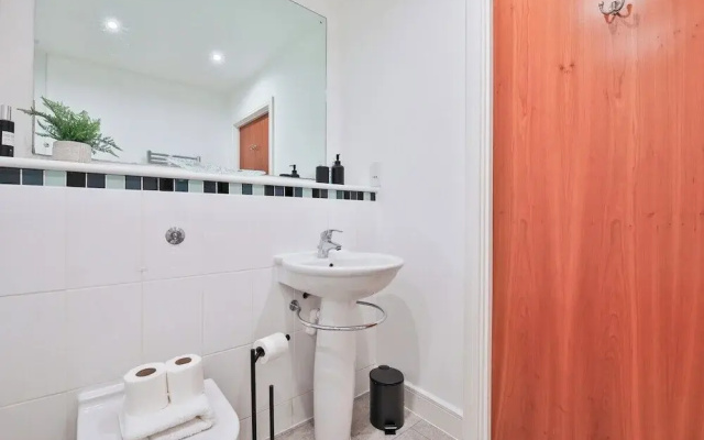 Just Stay Wales Beautiful 1 Bed Flat - Marina View