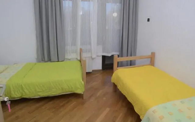 Hostel Ozi Bar