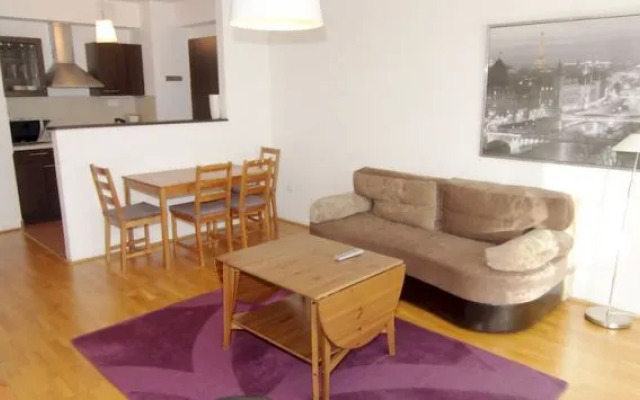 Gozsdu Apartment