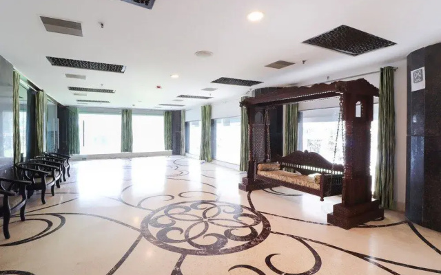 City Club & Hotels by OYO Rooms