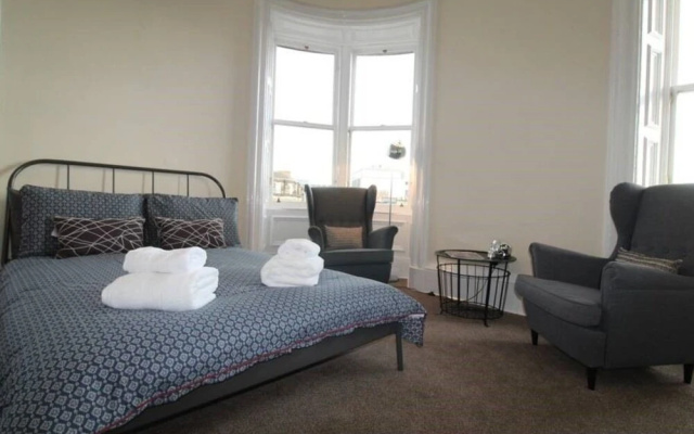 Stunning Braemore Studio Apartment - West End