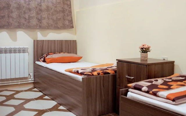 Hostel Nreni