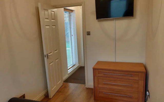 Marina View Duplex Apt 2 BR Parking St Neots Town Centre